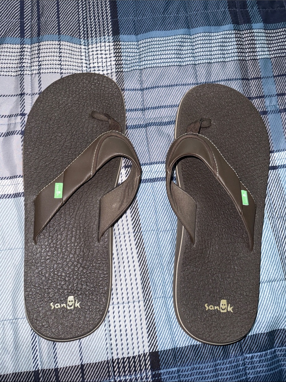 Sanuk Men’s Dark Brown Flip-Flop Sandals